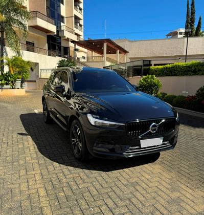 VOLVO XC60 2.0 T8 HYBRID MOMENTUM AWD GEARTRONIC VOLVO XC60 2.0 T8 HYBRID MOMENTUM AWD GEARTRONIC